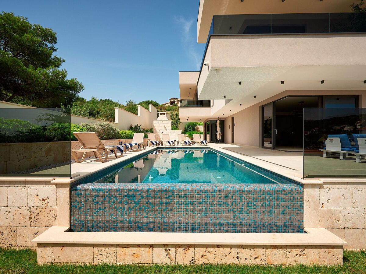 Villa Lucy Plum, maison 4 chambres avec piscine infinity - Photo 2