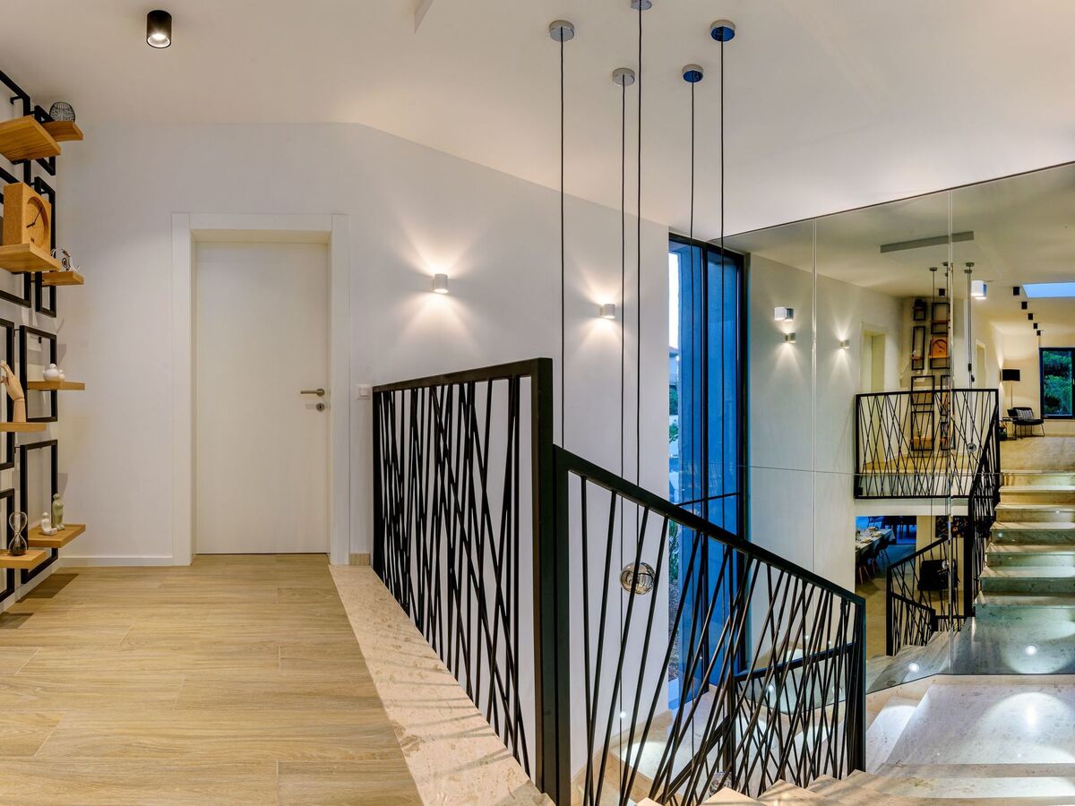 Villa Lucy Plum, maison 4 chambres avec piscine infinity - Photo 19
