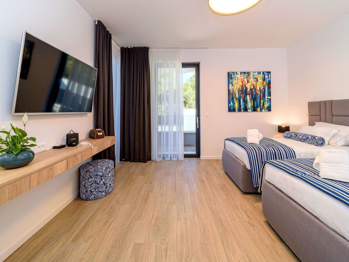 Villa Lucy Plum, maison 4 chambres avec piscine infinity - Photo 40