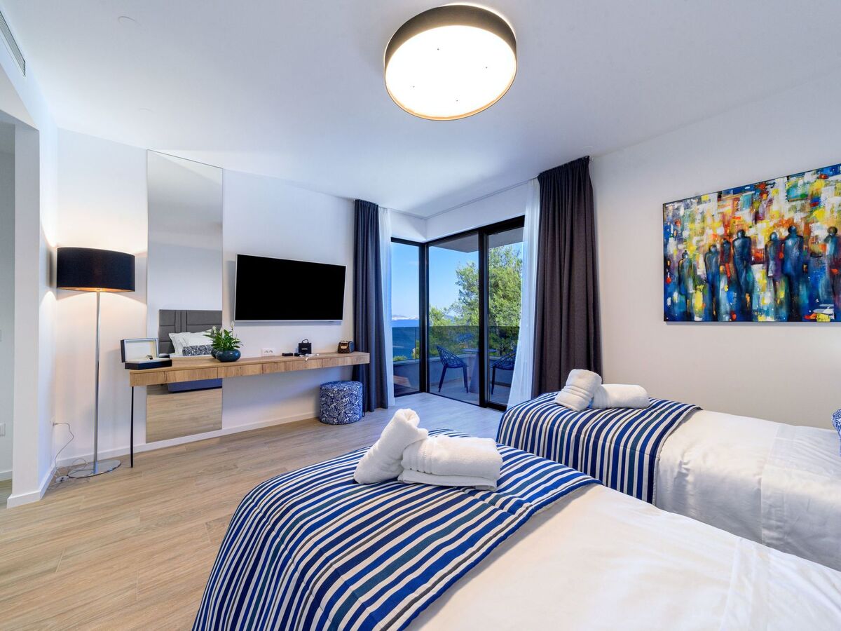 Villa Lucy Plum, maison 4 chambres avec piscine infinity - Photo 43