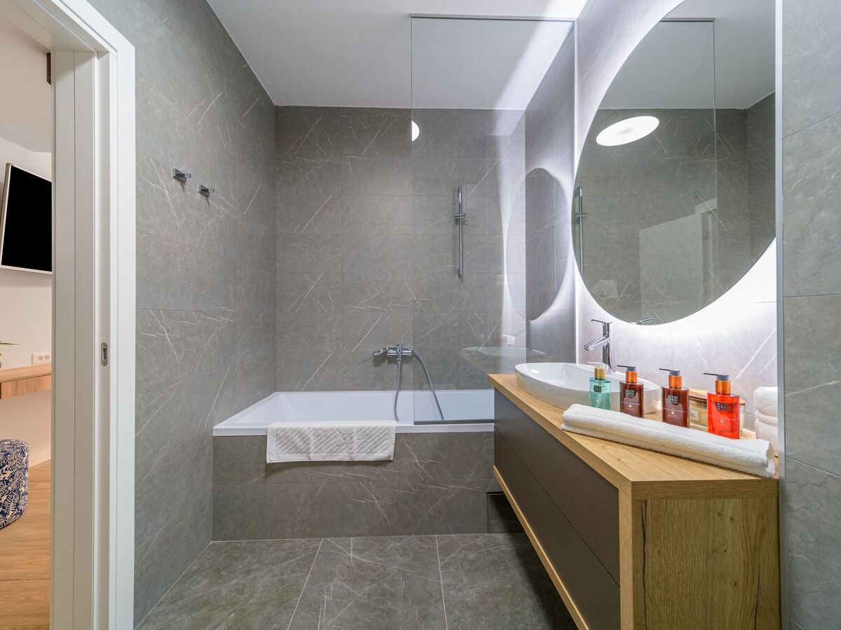 Villa Lucy Plum, maison 4 chambres avec piscine infinity - Photo 45