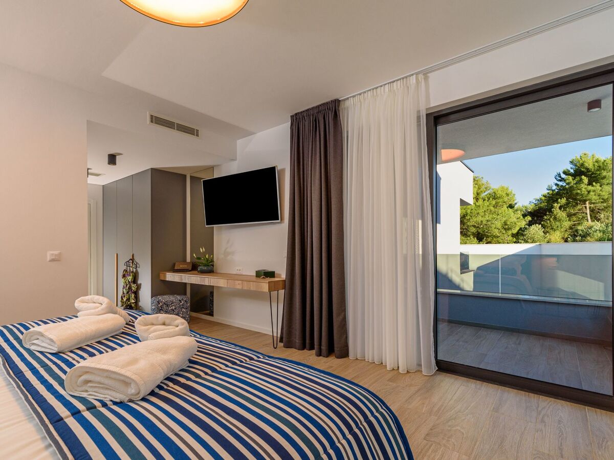 Villa Lucy Plum, maison 4 chambres avec piscine infinity - Photo 46