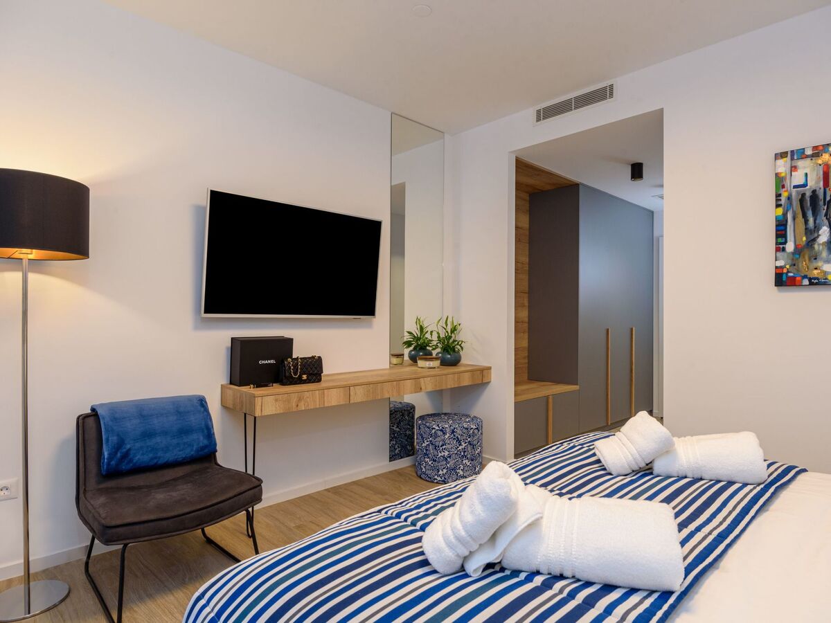 Villa Lucy Plum, maison 4 chambres avec piscine infinity - Photo 50