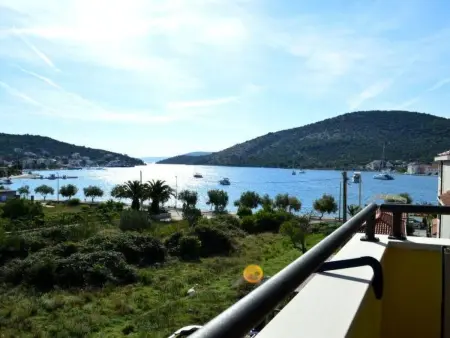 Location appartement à Vinišće, Marino
