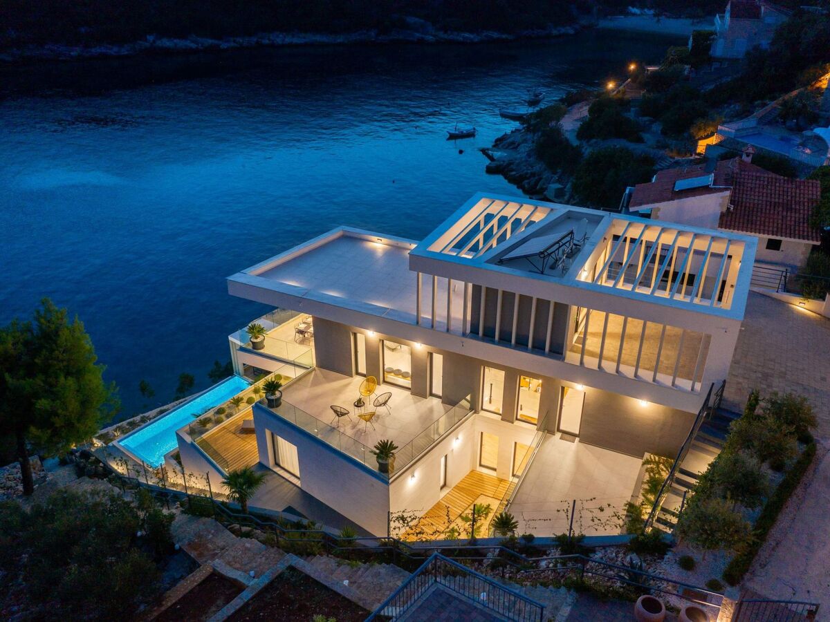 Villa Extravaganza à Vinišće, piscine infinie face à la mer - Photo 1