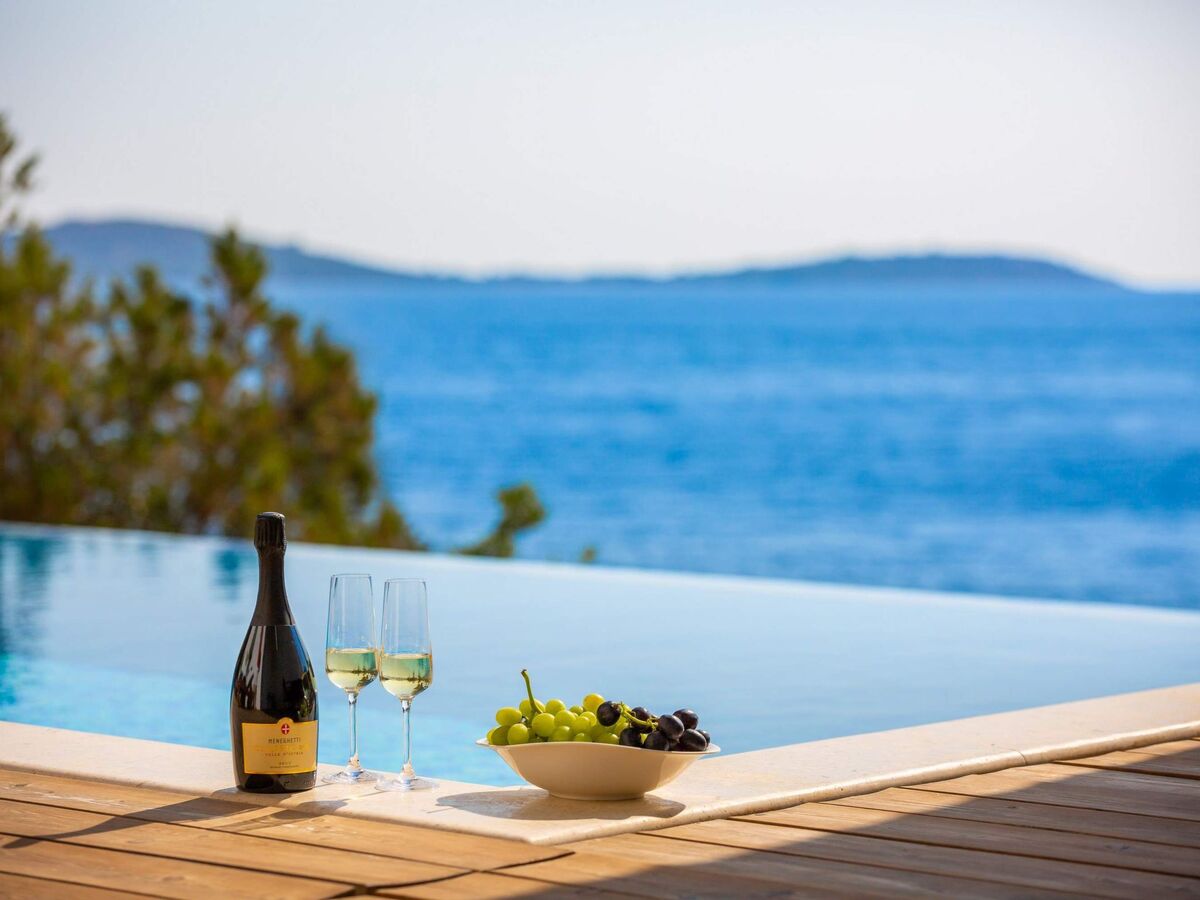 Villa Extravaganza à Vinišće, piscine infinie face à la mer - Photo 14
