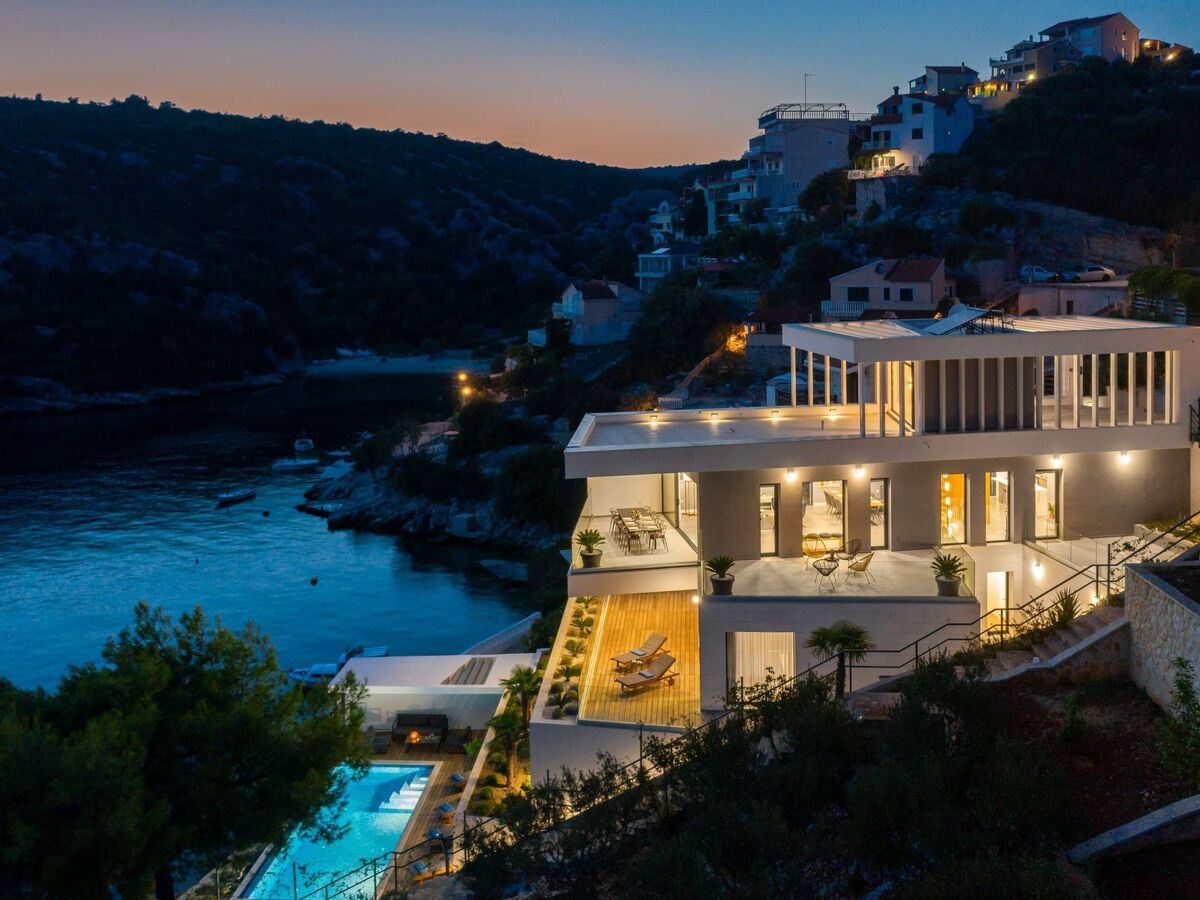 Villa Extravaganza à Vinišće, piscine infinie face à la mer - Photo 48
