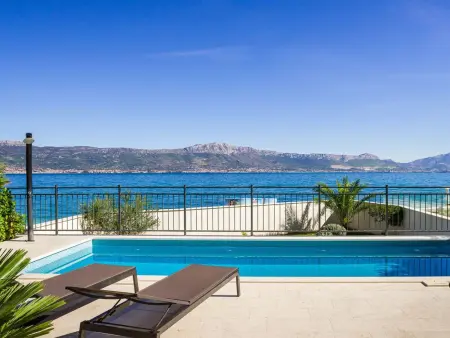 Villa Golden C – 6 chambres, piscine privée et vue mer à Trogir