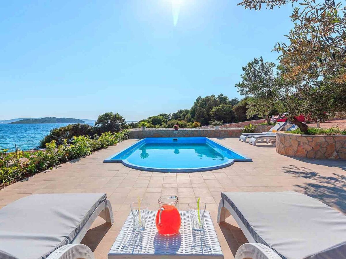 Villa Serenity, 4 chambres avec piscine à 20 m de la mer - Photo 3