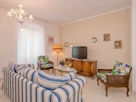 Villa Radovani, maison waterfront avec piscine à Jelsa : photo 4