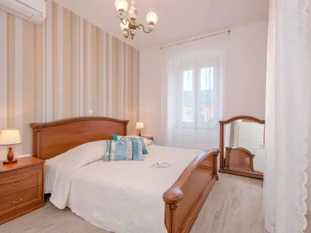 Villa Radovani, maison waterfront avec piscine à Jelsa : photo 5