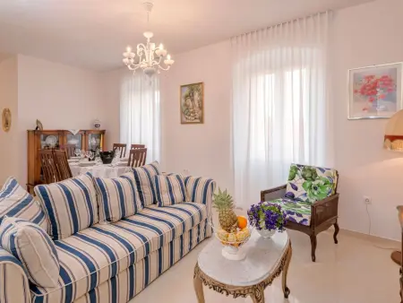 Villa Radovani, maison waterfront avec piscine à Jelsa : photo 9