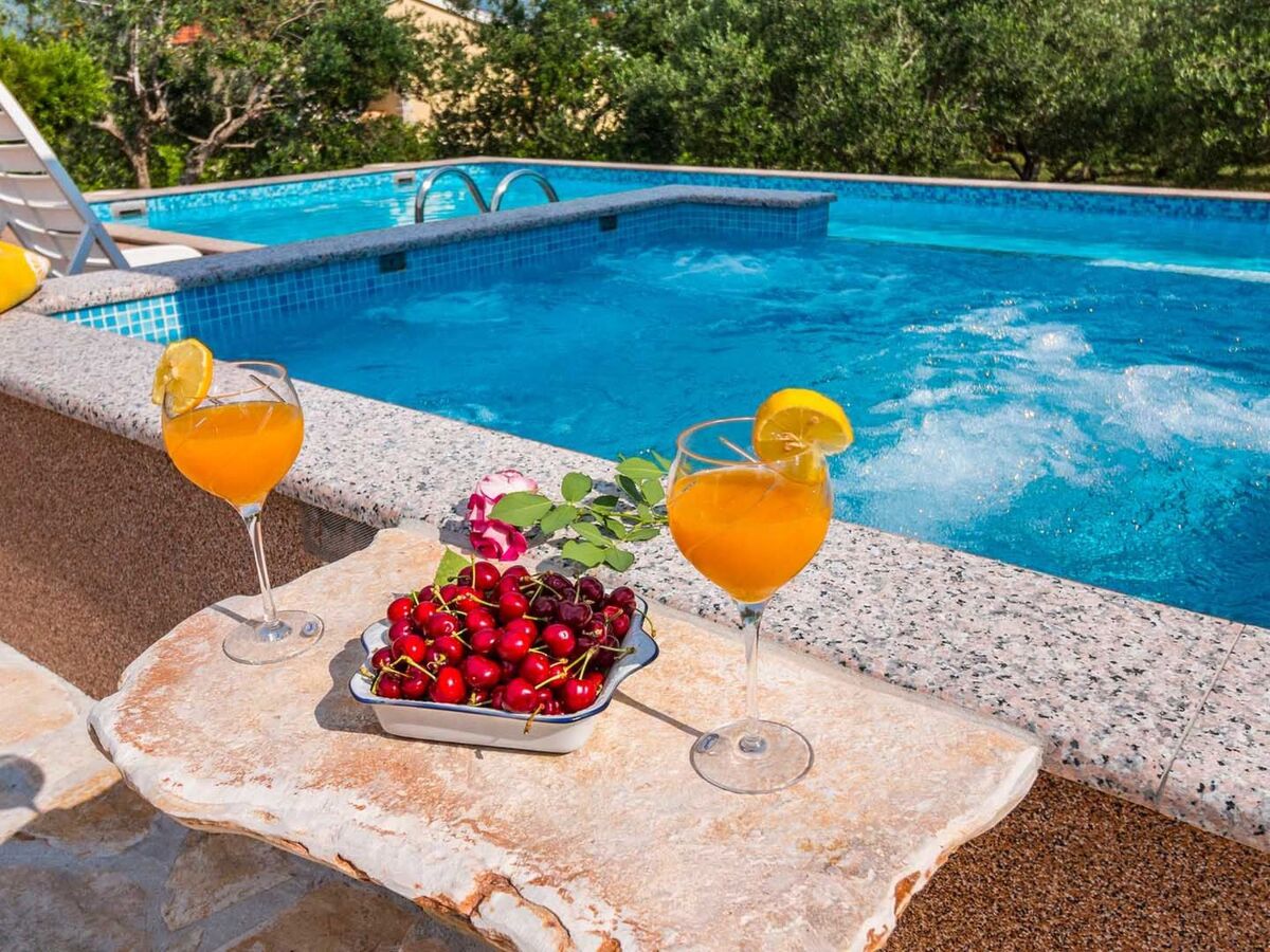 Villa Green Oasis à Kaštel Novi : 10 personnes, piscine & jardin 4000 m² - Photo 4