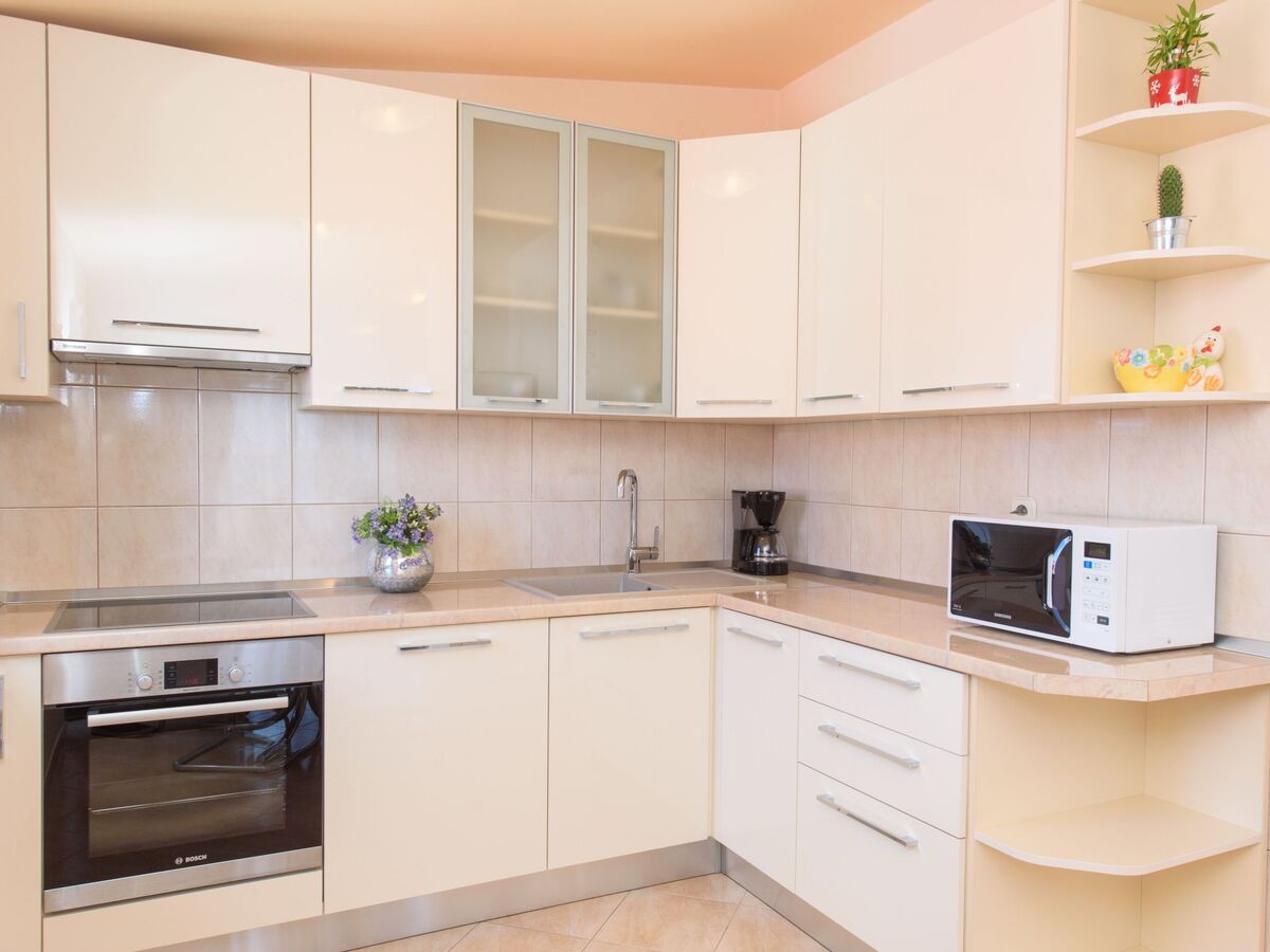 Maison 6 chambres avec terrasse 30m² à Kaštel Lukšić - Photo 4