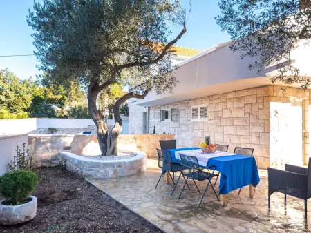 Villa Lidia à Splitska : maison 5 chambres, piscine privée : photo 15