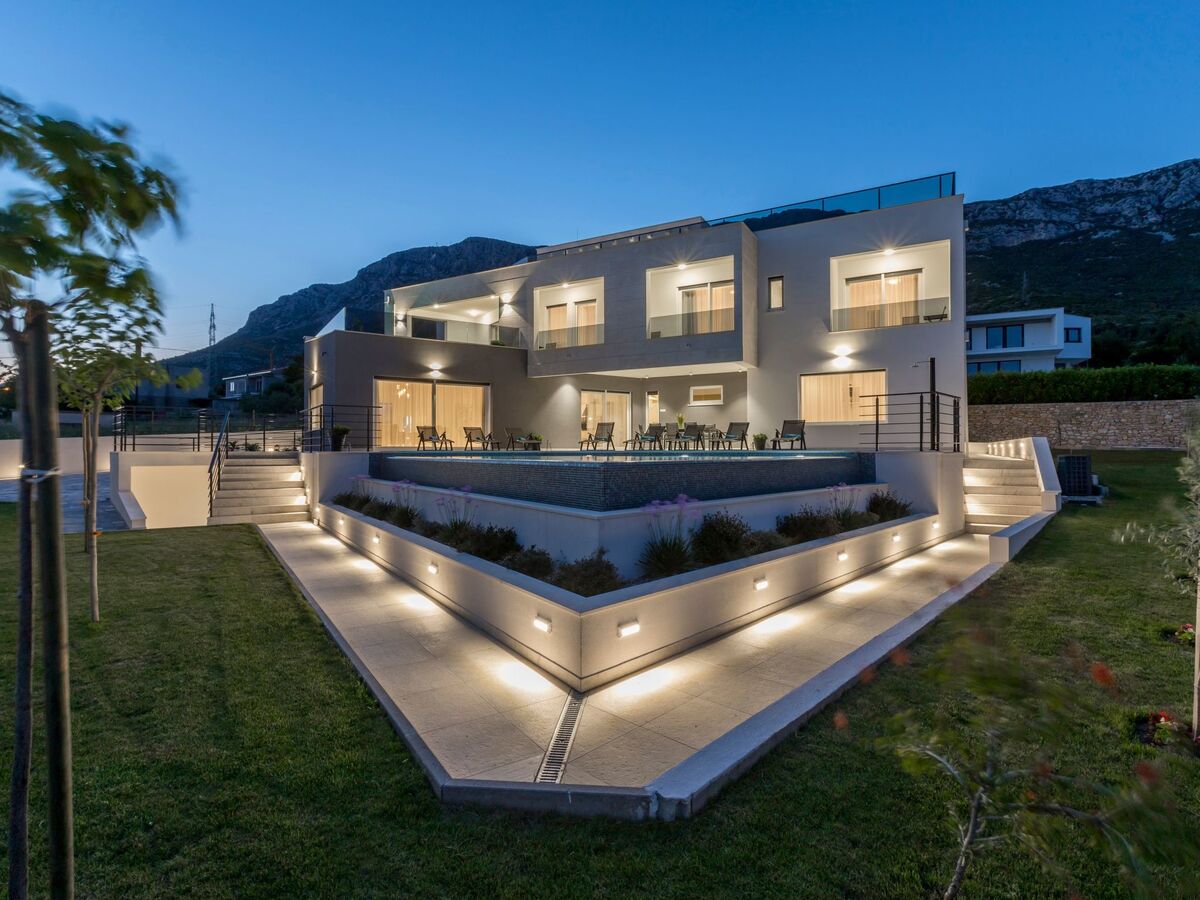 Villa Meri - Maison 1100 m² piscine chauffée Kaštel Sućurac - Photo 3