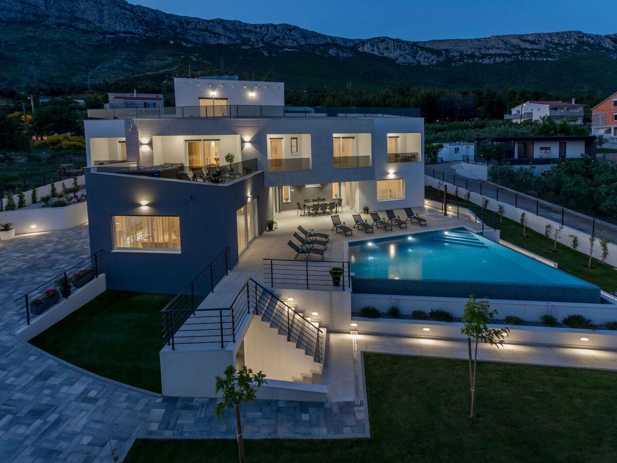 Villa Meri - Maison 1100 m² piscine chauffée Kaštel Sućurac - Photo 4
