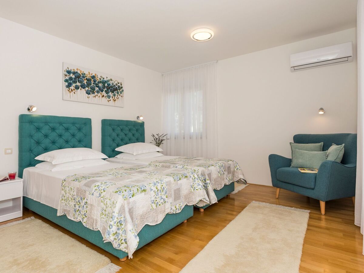 Maison Stobreč avec piscine chauffée privée, 250m de la plage - Photo 28
