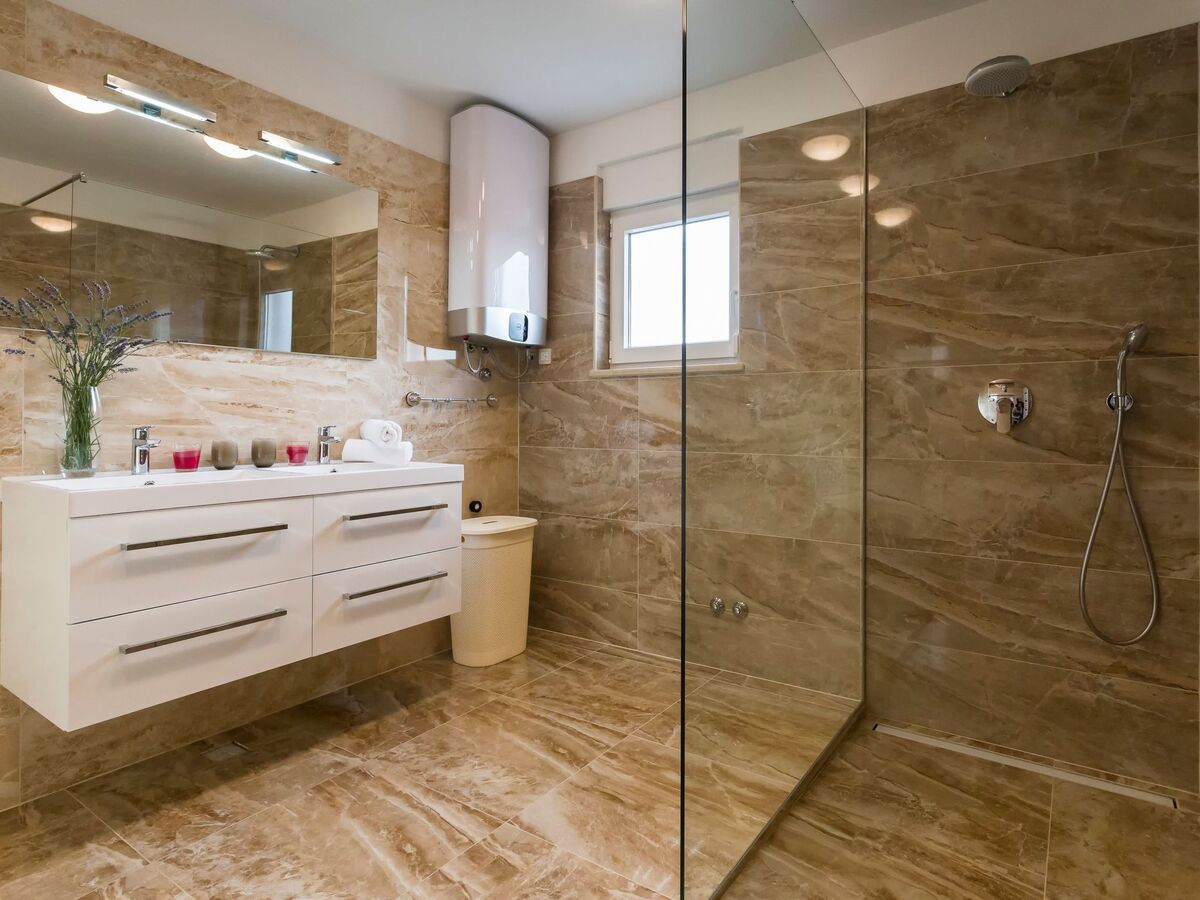 Maison Stobreč avec piscine chauffée privée, 250m de la plage - Photo 35