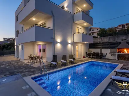 Location maison à Podstrana, in Podstrana mit Privatem Pool