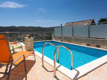 Maison Srinjine avec piscine privée, 4 chambres