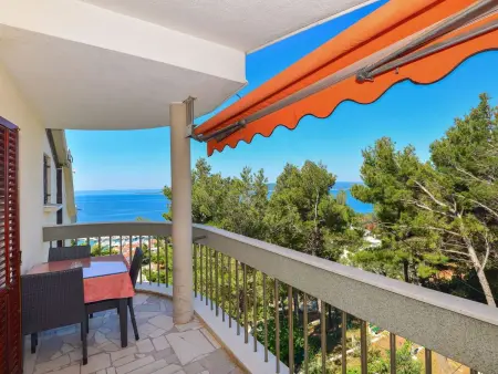 Location appartement à Baška Voda, Gemütliche Ferienwohnung mit beheiztem Pool