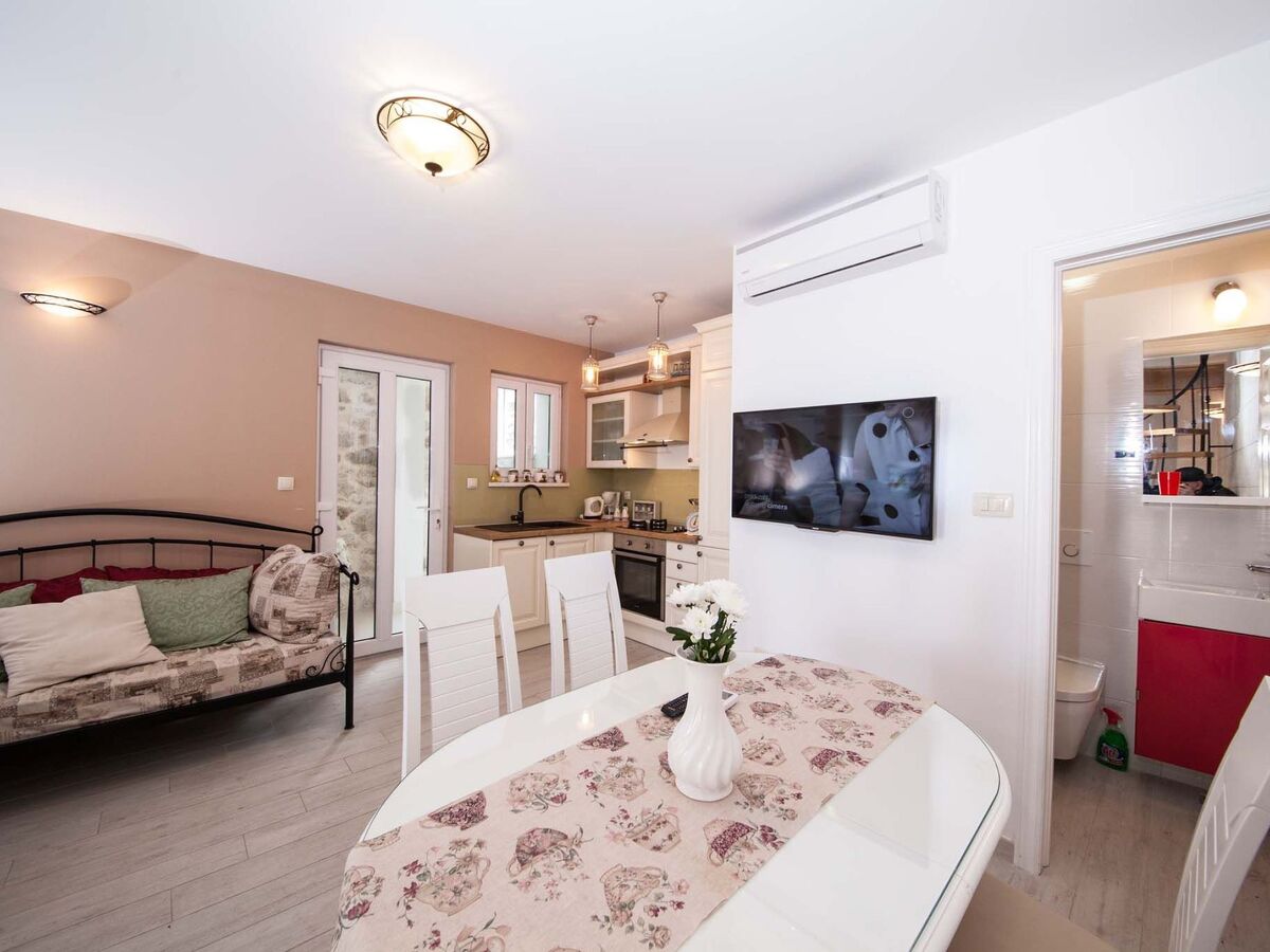 Maison pierre rénovée avec jacuzzi à Podgora - Photo 1