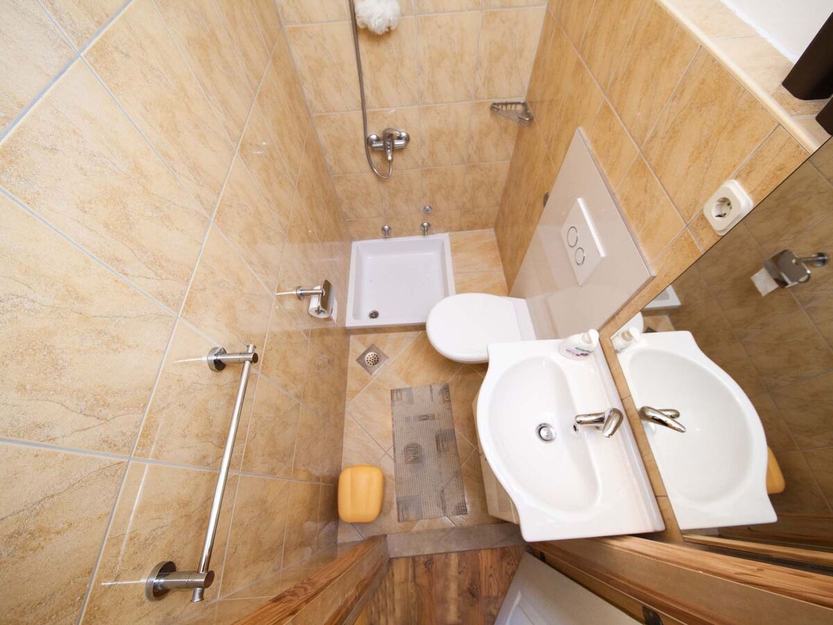 Maison pierre rénovée avec jacuzzi à Podgora - Photo 42