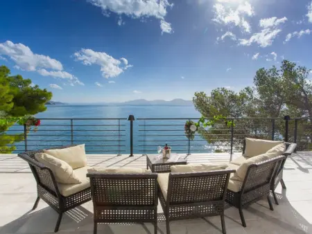 Villa Puntien à Drvenik : 6 chambres, piscine privée, 10m de la mer : photo 4