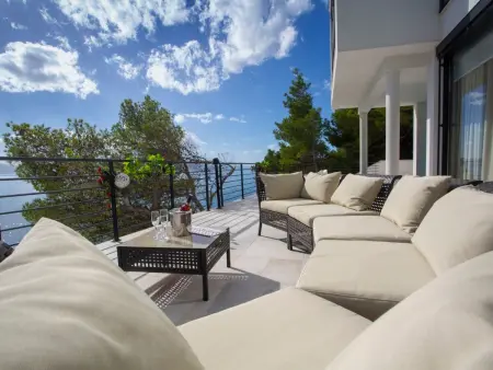 Villa Puntien à Drvenik : 6 chambres, piscine privée, 10m de la mer : photo 9