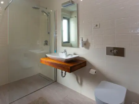 Villa Puntien à Drvenik : 6 chambres, piscine privée, 10m de la mer : photo 26