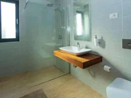 Villa Puntien à Drvenik : 6 chambres, piscine privée, 10m de la mer : photo 31