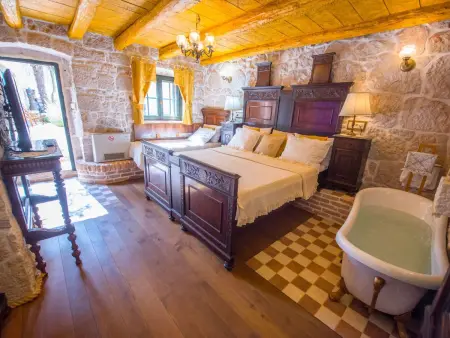 Landgut Luica Dvori – Maison 20 pers., piscine : photo 24
