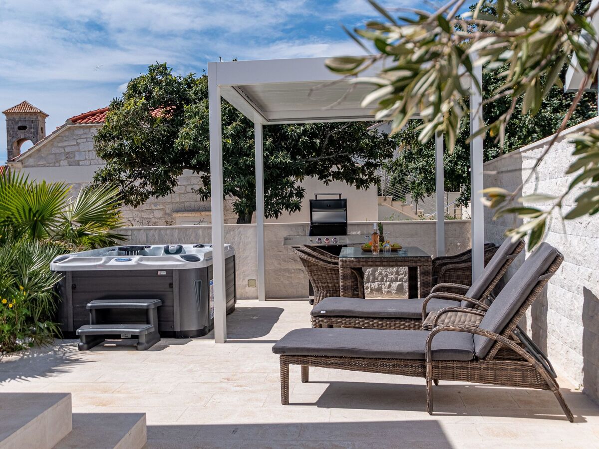 Villa Suartini Viganj : maison avec jacuzzi face à mer - Photo 17