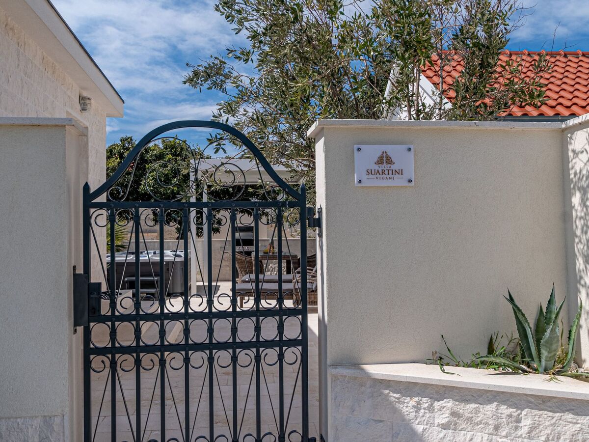 Villa Suartini Viganj : maison avec jacuzzi face à mer - Photo 18