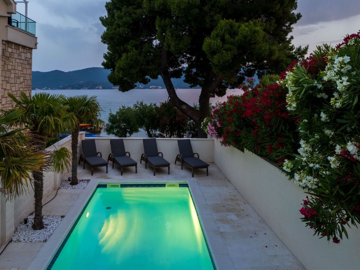 Villa Suartini Viganj : maison piscine en bord de mer - Photo 10
