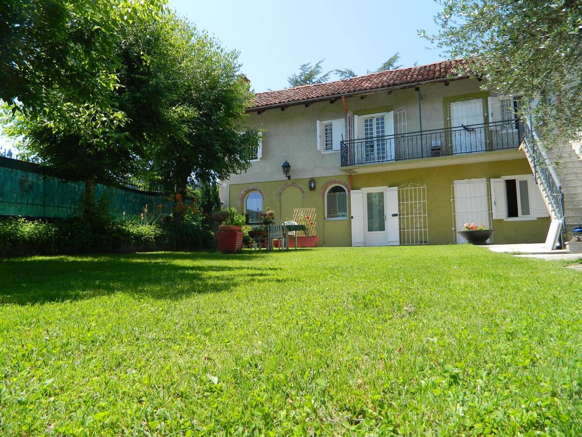 Maison Badinot à Diano d'Alba, jardin privé et barbecue - Photo 1