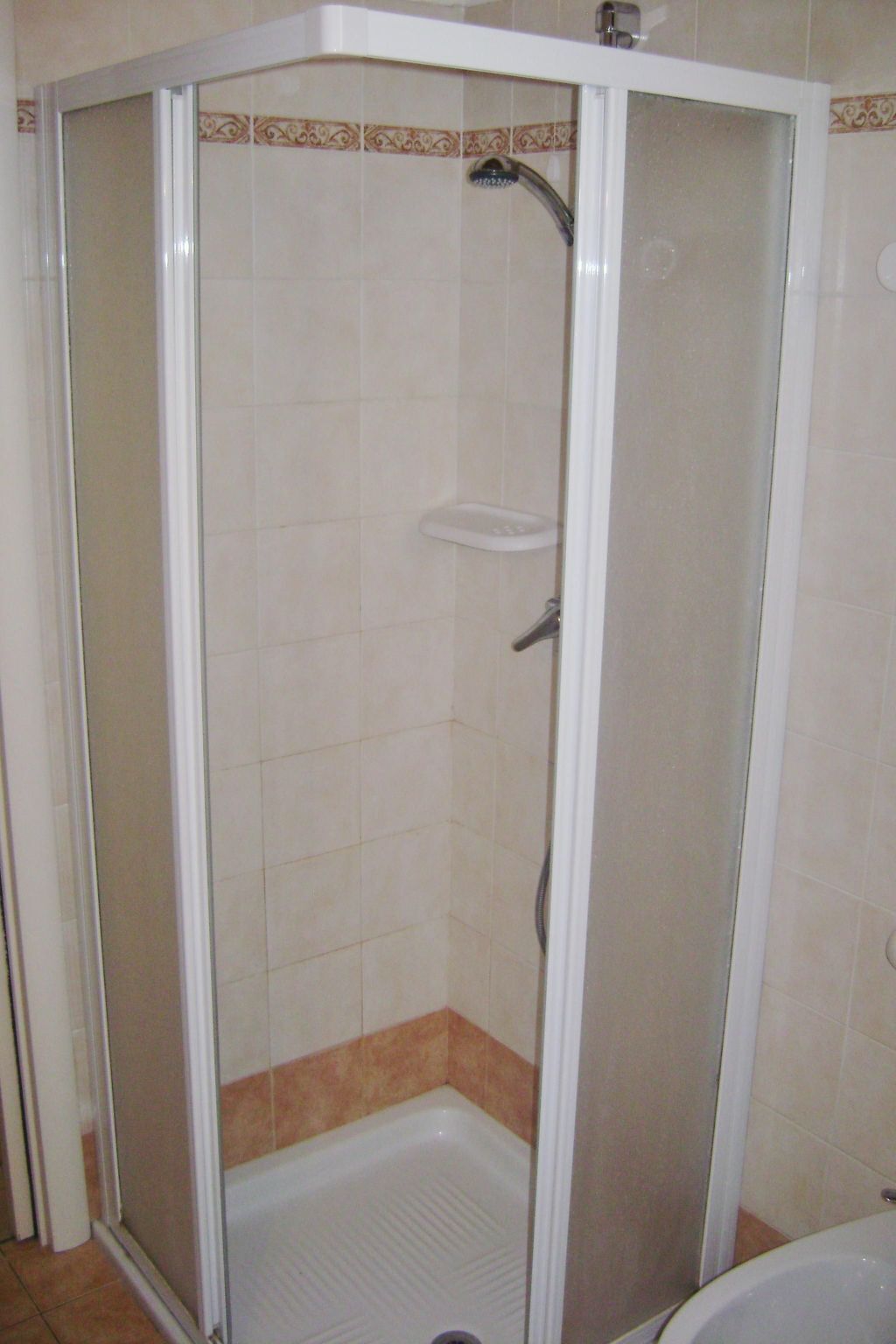 Appartement Salionze, rez-de-chaussée avec jardin commun - Photo 7