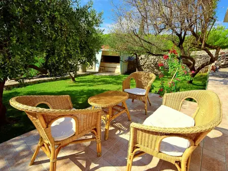 Maison Keti à Sumartin, 200 m de la mer : photo 3