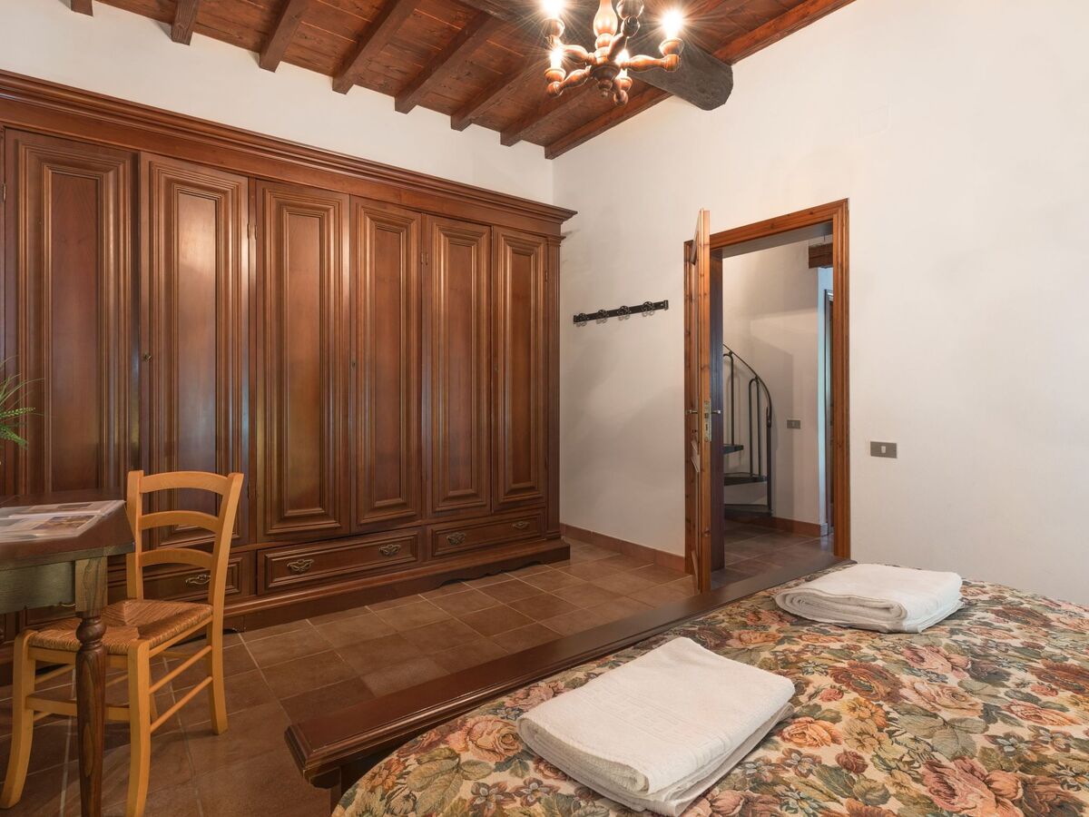 Apartment Giulia, Tuscany – Terrace & Valley View - Photo 7