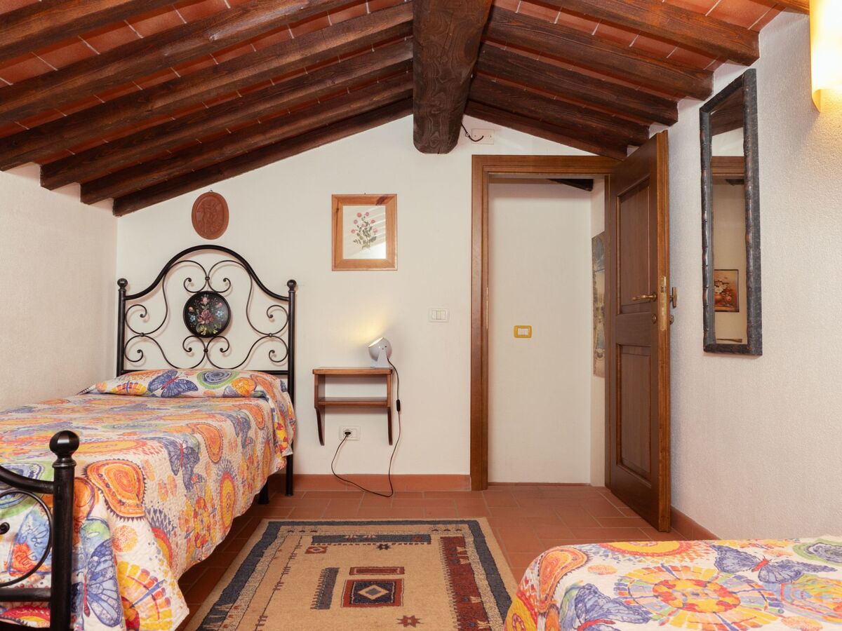 Cottage Laura à Bucine : maison avec piscine et jardin privé - Photo 10