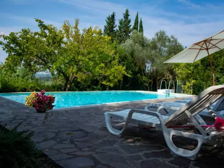 Rustikale Villa mit Swimmingpool in den toskanischen Hügeln - Photo 4