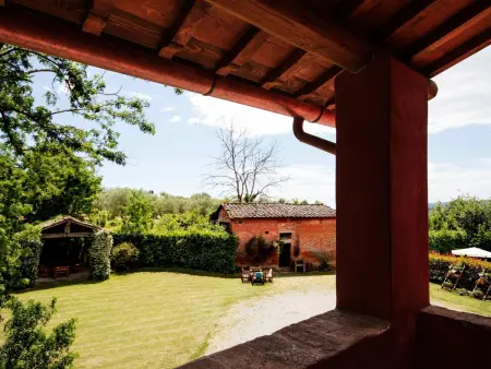 Rustikale Villa mit Swimmingpool in den toskanischen Hügeln - Photo 6
