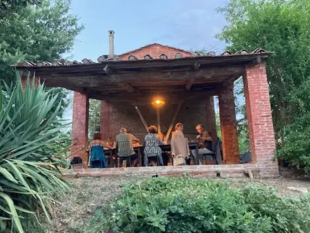 Rustikale Villa mit Swimmingpool in den toskanischen Hügeln - Photo 31