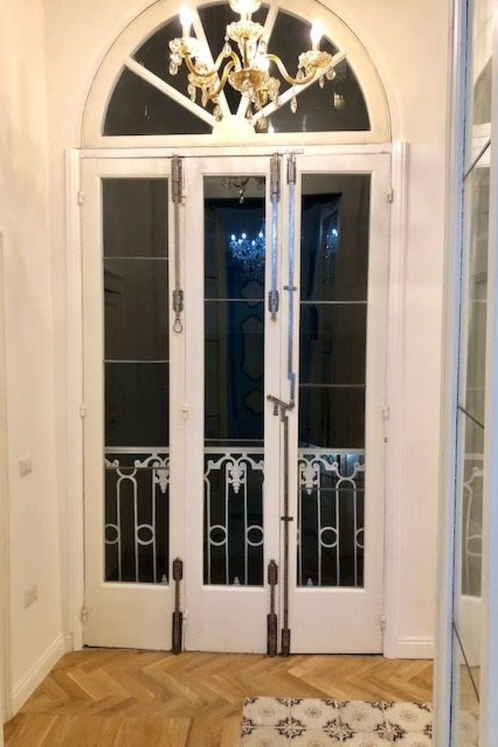 Grand appartement face à la Cathédrale de Naples - Photo 24
