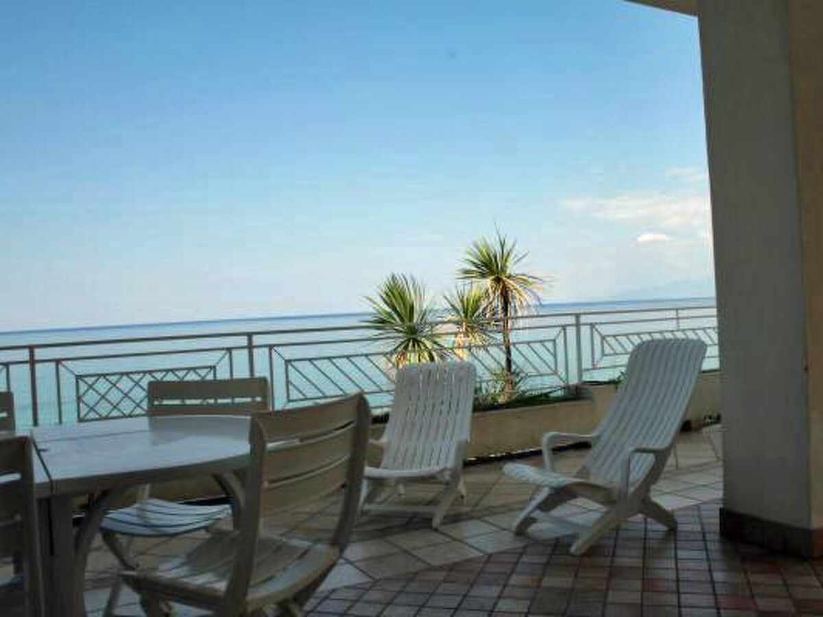 Appartement Laura : vue mer directe à Pizzo, 3 chambres - Photo 6