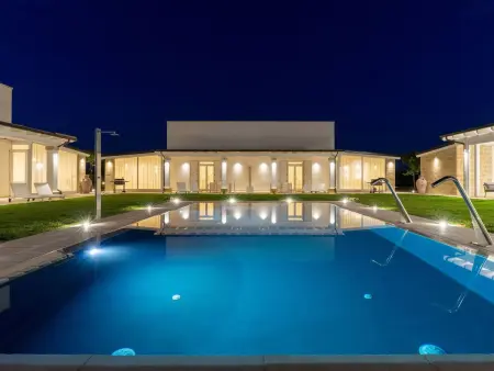 Location maison à Casarano, Haus in Casarano mit Außenhof