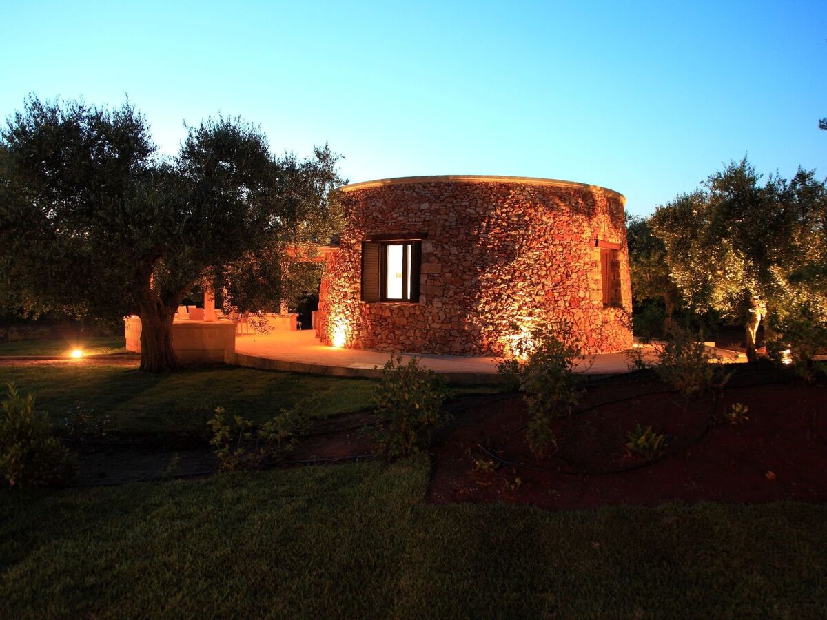 Trullo Walnuss à Casarano - Piscine & Terrasse - Photo 2