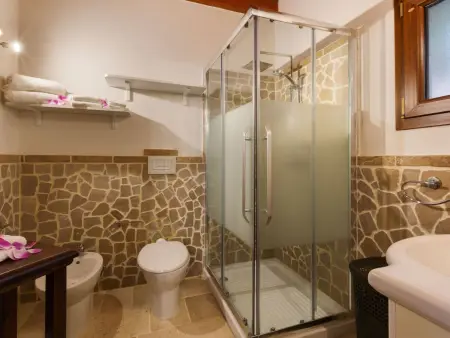 Wohnung 'Laurel Unit' mit Privatparkplatz, Location Appartement 5 personnes à Lido Marini - Photo 9