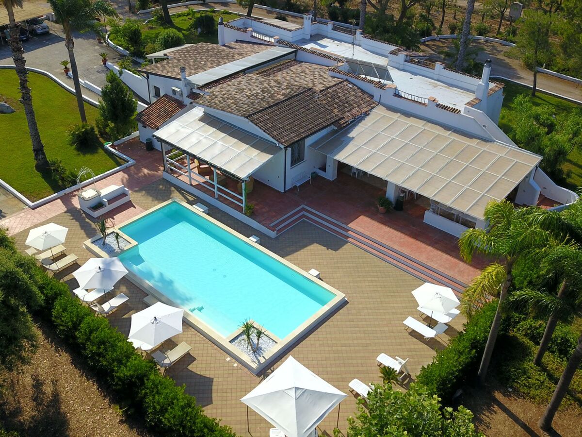 Villa Vetti – Maison 18 pers., piscine et terrain 20 000 m² - Photo 1